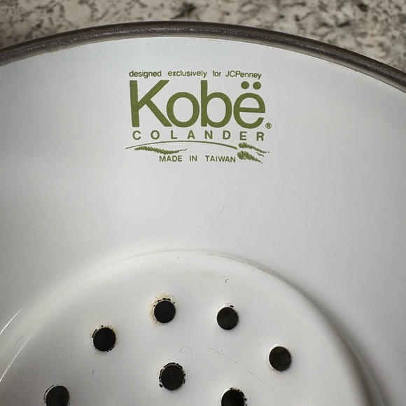 Vintage Kobe JCPenney Footed Metal White Enamel Colander/Strainer Pink/Purple 🌺 - Picture 13 of 14